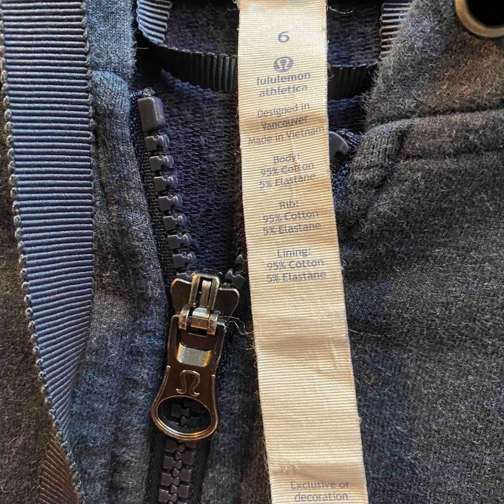 Lululemon lightweight hoodie 6 - Picture 4 of 4